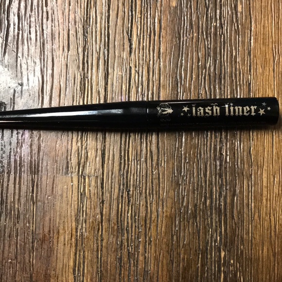 kat von d inner liquid eyeliner